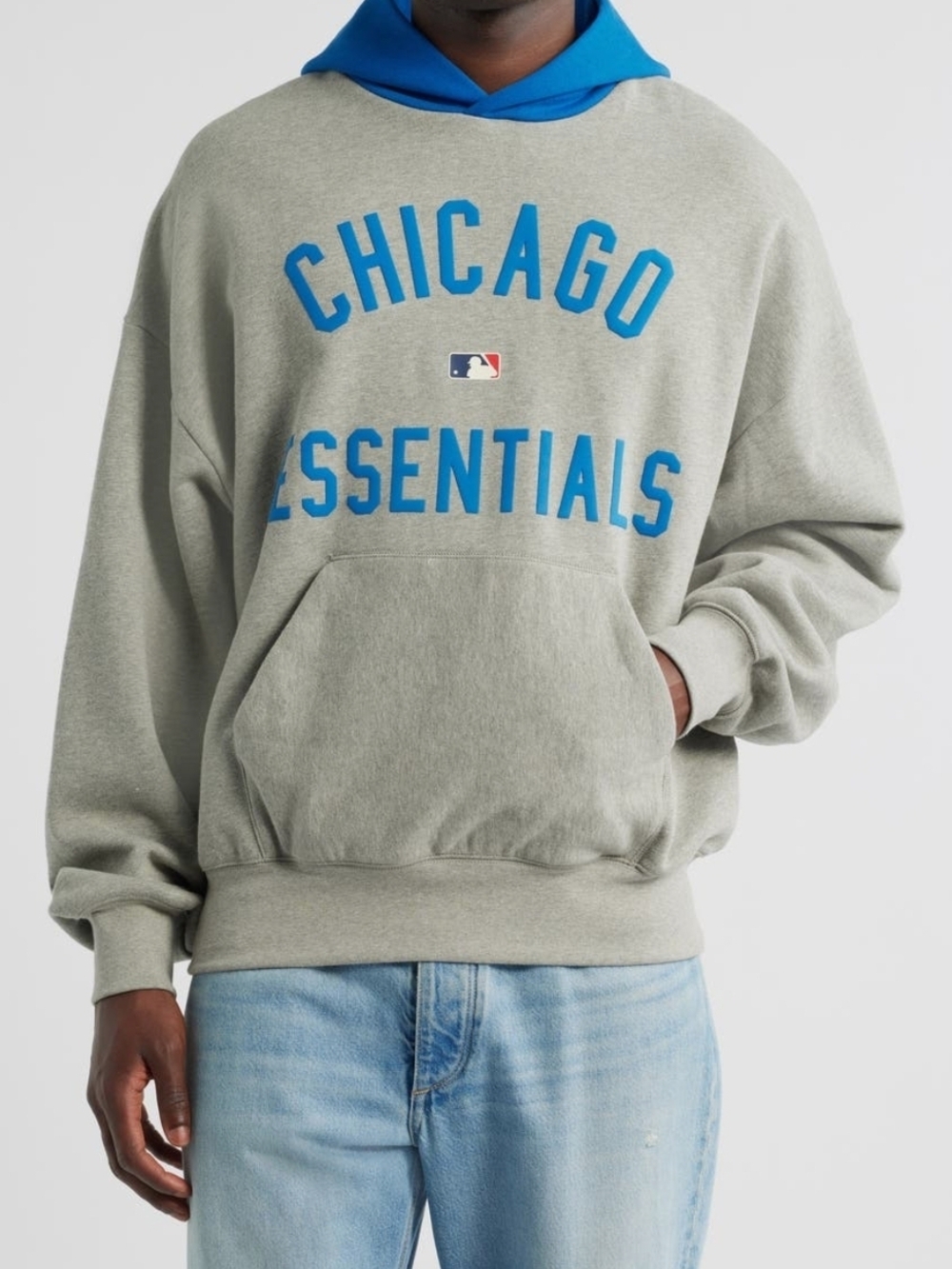 Fear of God ESSENTIALS x MLB Mens Cubs Sport Fit Pullover Hoodie